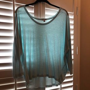 ☯️ 3/4 extra soft T-shirt material Gap top ☯️